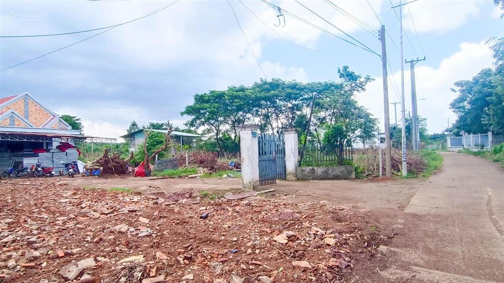 8600 m2 mặt tiền 120 m, giá 24 tỷ, vị trí đẹp cạnh ngã 4 lê hồng phong ngãi giao có đầu tư đa nghề