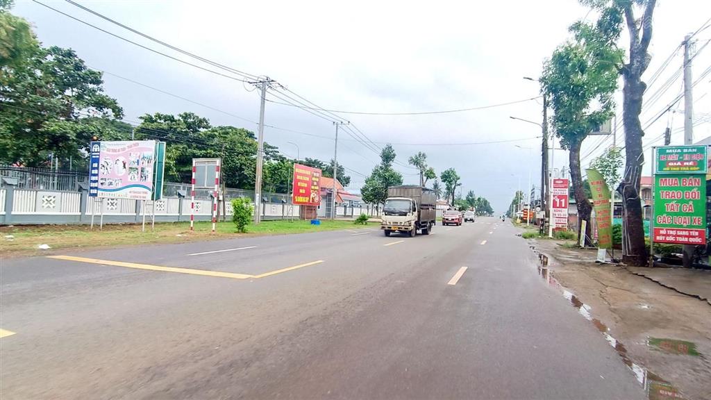 Mt ql 56 xã kim long, 12 tỷ, dt 1400 m2 & mt 25 m (200 tc). cách tttm 500 m, kinh doanh đa nghề tốt