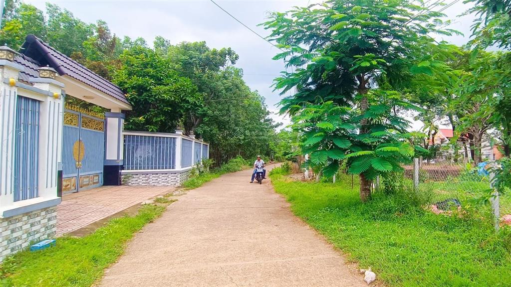 Đất trung tâm xã ngãi giao 1626m2 & 25m mặt tiền|giá 2,6 tỷ vị trí đẹp mặt tiền hướng đông