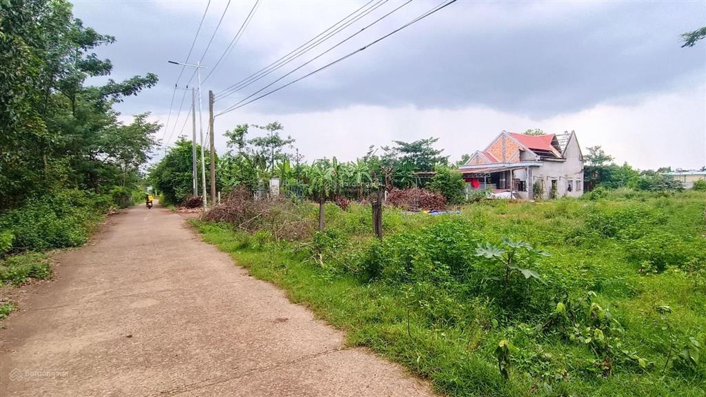Đất trung tâm xã ngãi giao 1626m2 & 25m mặt tiền|giá 2,6 tỷ vị trí đẹp mặt tiền hướng đông