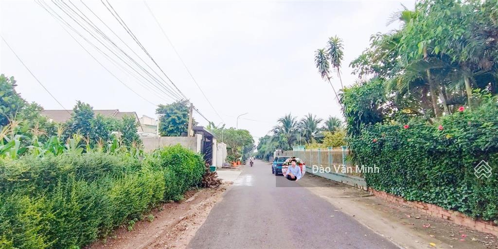 733,4 m2 giá 3,4 tỷ tại trung tâm ngãi giao đất có 60 tc tường rào bao quanh khu dân cư cực kì đẹp