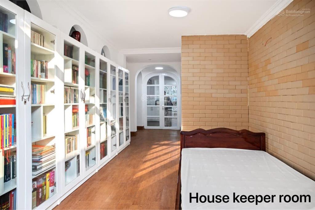 Bán nhà riêng biệt thự dạng villa sân vườn tư đình long biên. dựa tường dự án him lam sân golf