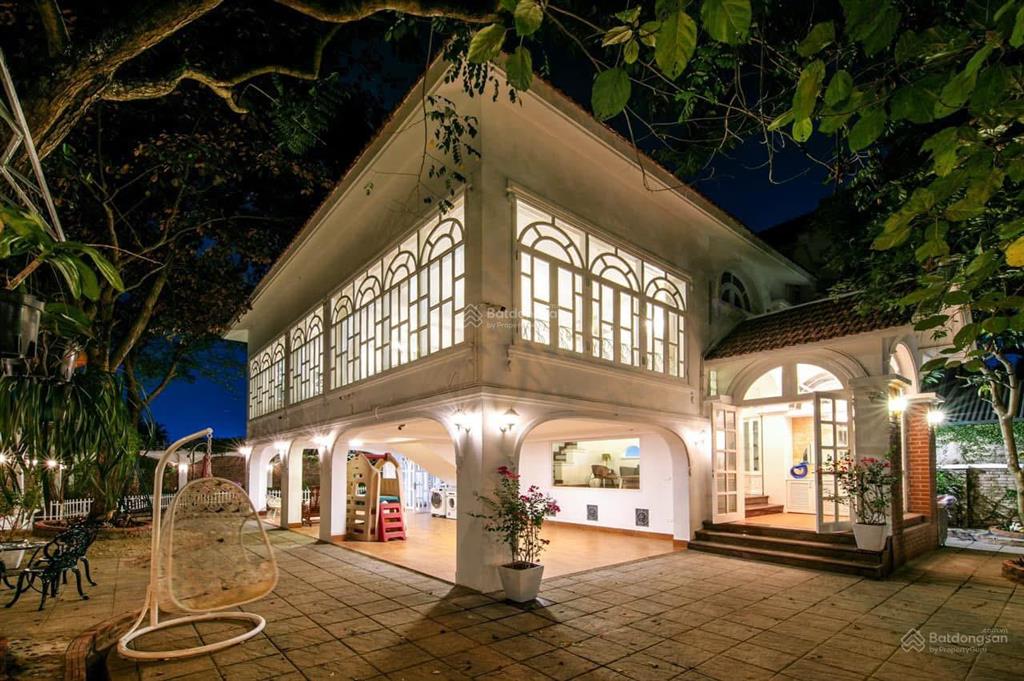 Bán nhà riêng biệt thự dạng villa sân vườn tư đình long biên. dựa tường dự án him lam sân golf