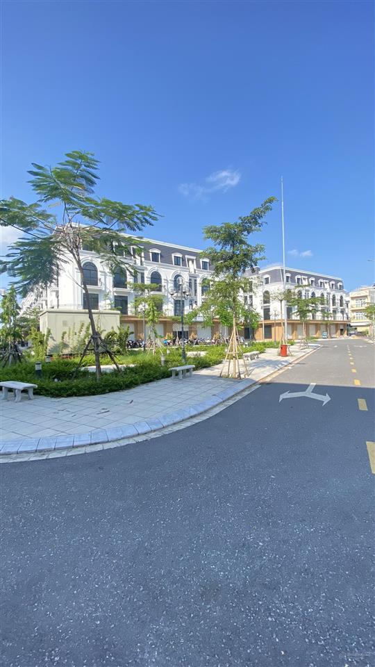 Xuất hiện siêu phẩm nhà mặt công viên tại star central