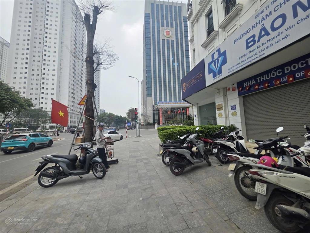 Cho thuê nhà mặt phố mạc thái tổ 100m2 x 5 tầng, giá thuê 66 triệu