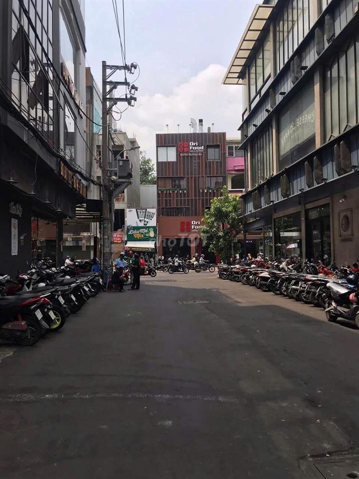 HXH 780 SƯ VẠN HẠNH, Q10, 4 TẦNG, 85M2, 5X17M CHỈ NHỈNH 23 TỶ CÒN BỚT