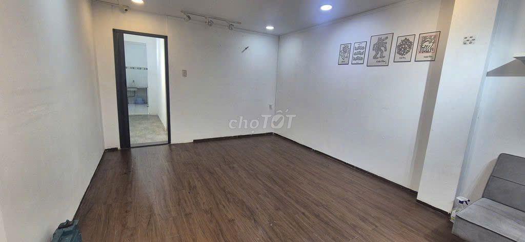 9TR5 1PN 1WC TẦNG TRỆT CC SƯ VẠN HẠNH Q10 