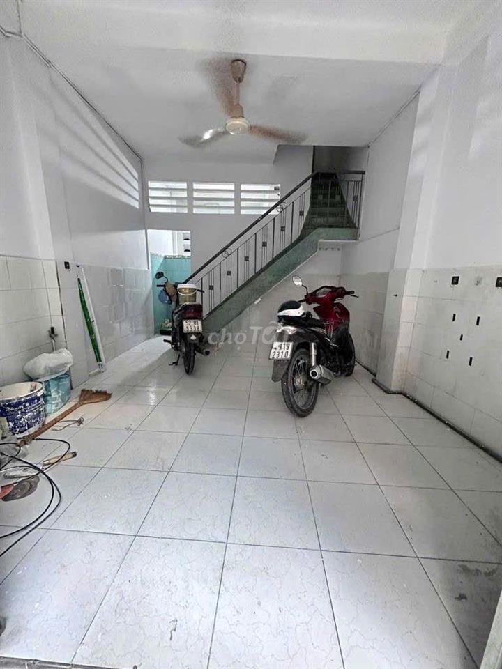 11 TRIỆU, 3PN 3WC ĐƯỜNG CMT8, P5 TÂN BÌNH 