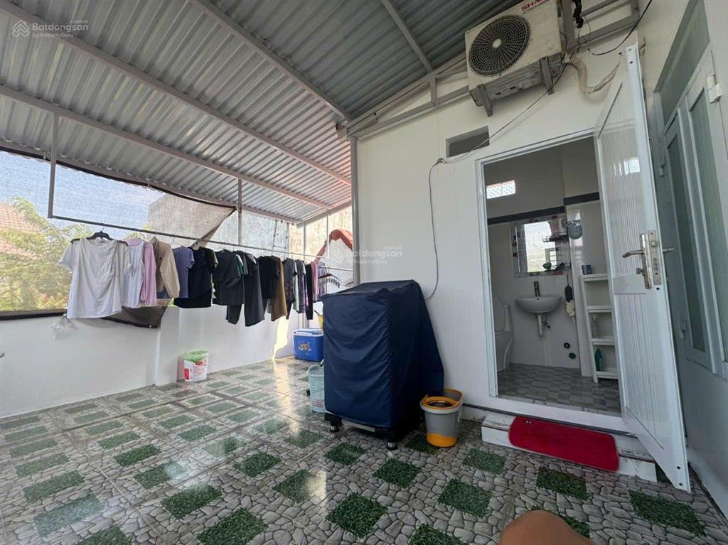 Chính chủ cần bán căn nhà mặt tiền số 181 đường nguyễn trãi, thị trấn vạn giã
