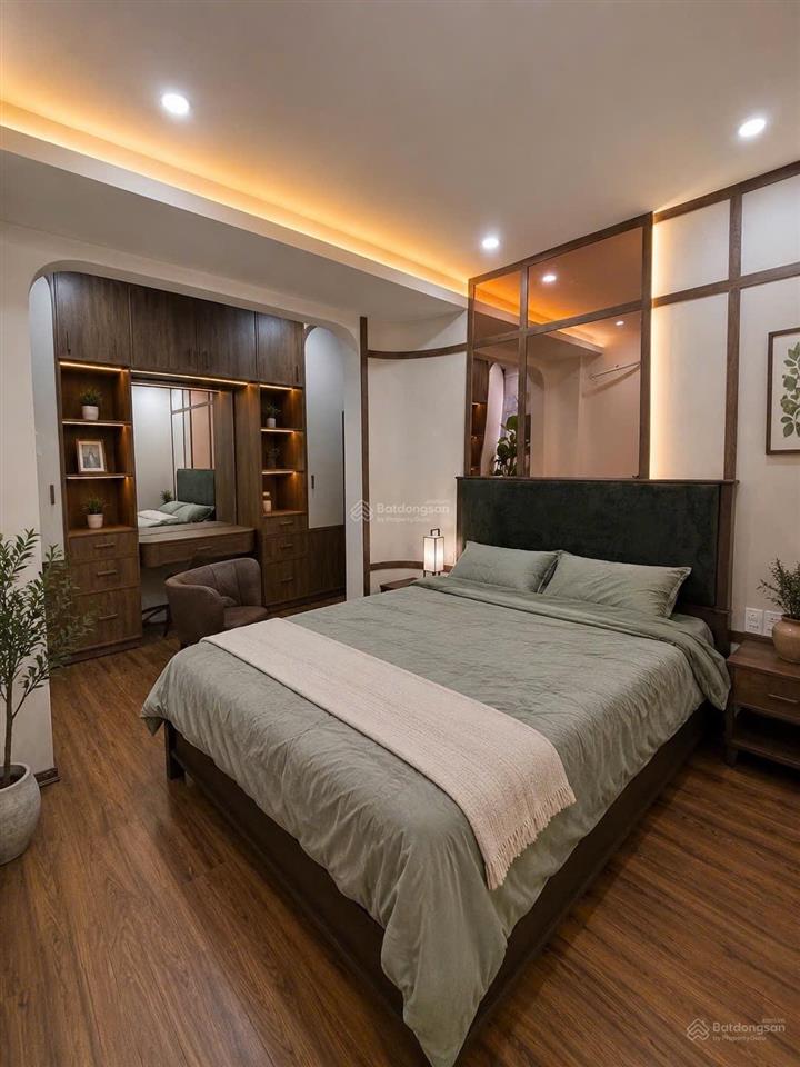 Cần bán nhà ngay trung tâm gần mặt tiền đậu ô tô