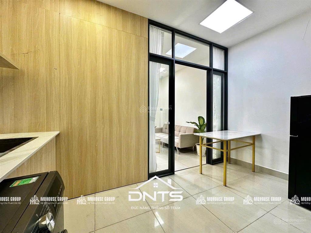 Cho thuê căn hộ 1 phòng mới keng gần vòng xoay dân chủ quận 3 có thang máy rộng 40m2 giá rẻ t8/2026