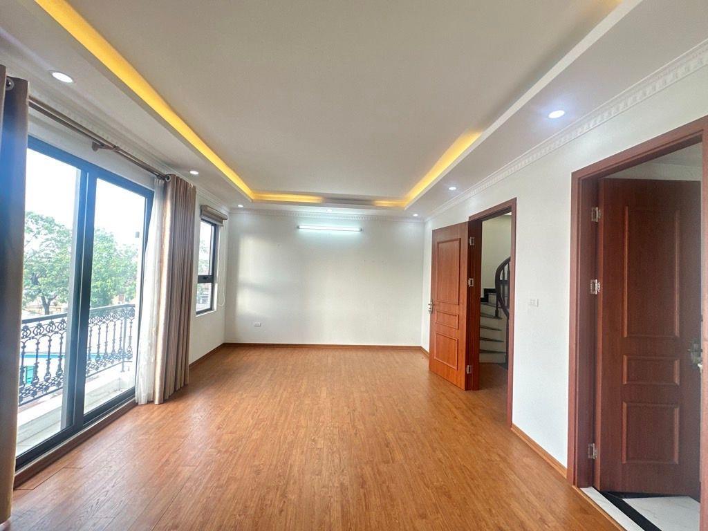 BÁN NHÀ - ĐƯỜNG NGUYỄN VĂN LINH, LONG BIÊN HÀ NỘI - 6 TẦNG, THANG MÁY, GIÁ 11.8 TỶ