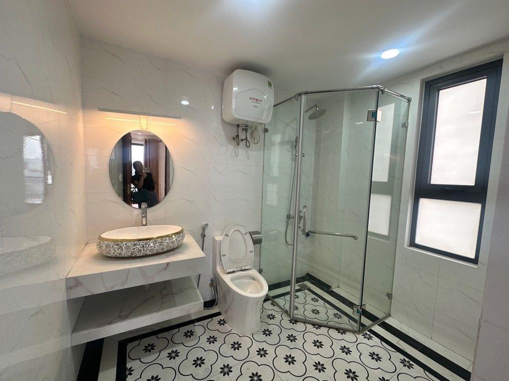BÁN NHÀ - ĐƯỜNG NGUYỄN VĂN LINH, LONG BIÊN HÀ NỘI - 6 TẦNG, THANG MÁY, GIÁ 11.8 TỶ