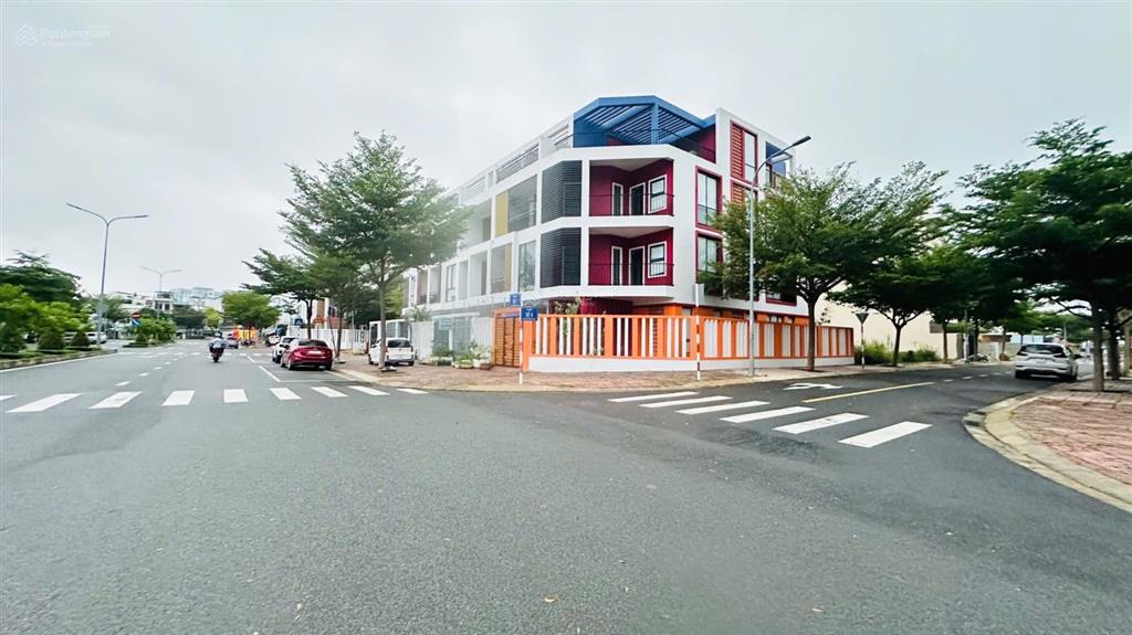 Bán nhà góc 2 mặt tiền đường 35m & 12m khu đô thị mipeco nha trang giá chỉ 16,5 tỷ