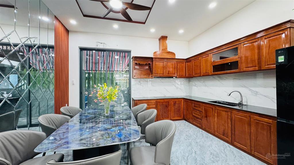 Bán nhà 3 tầng full nội thất có thang máy kđt hà quang 2 trung tâm nha trang giá 11,9 tỷ
