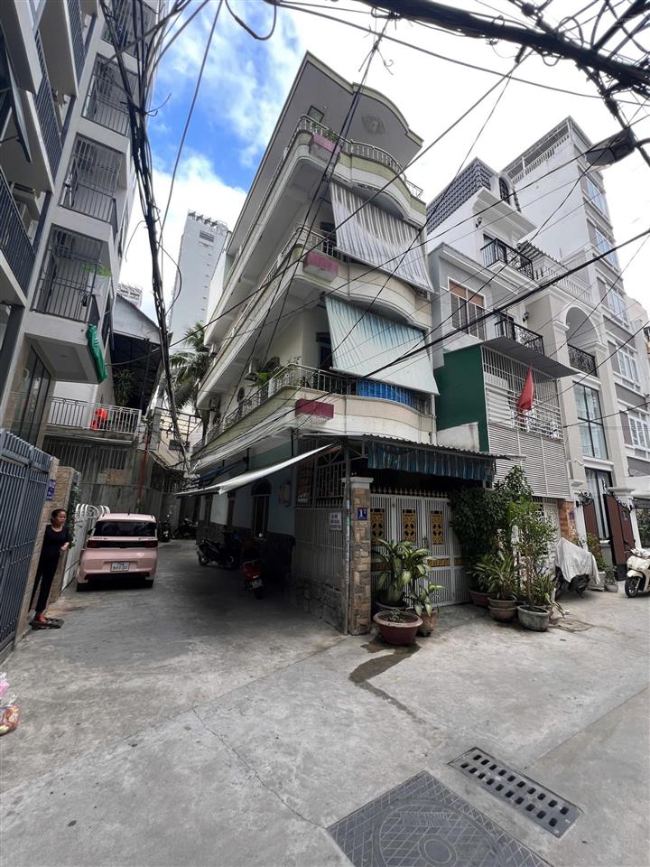 Bán nhà phố hùng vương nha trang 3 mặt thoáng gần biển giá đầu tư tốt