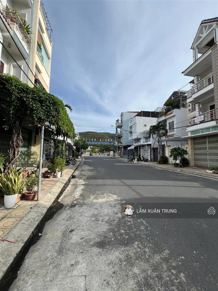 Bán đất tặng nhà gần biển nha trang đường 13m 75,3m2 giá 8,3 tỷ