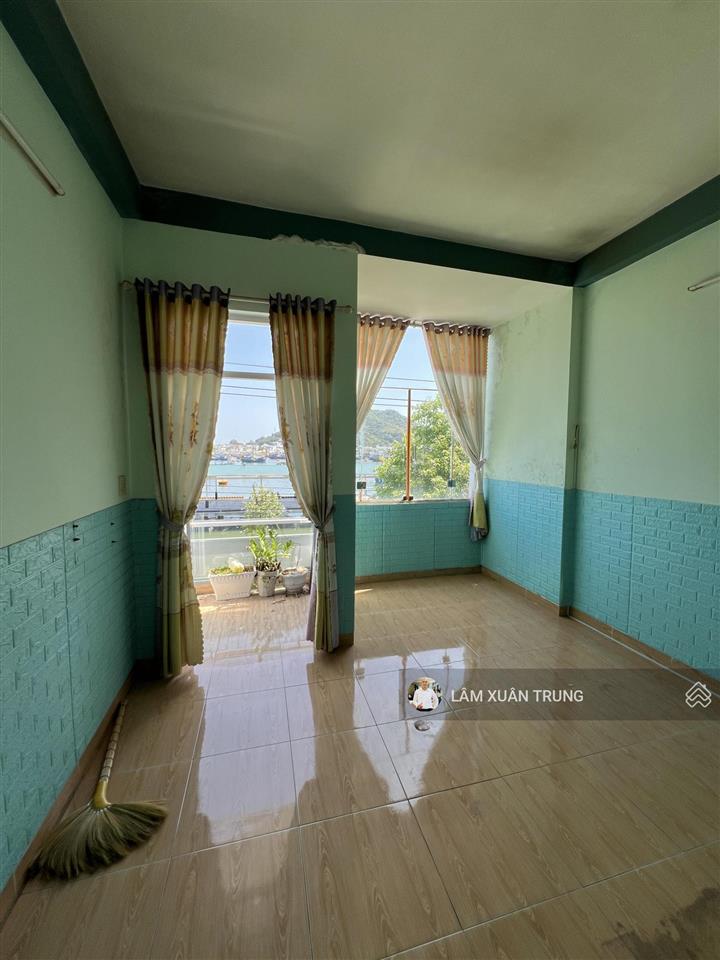 Bán nhà view sông gần biển đường 30m nha trang