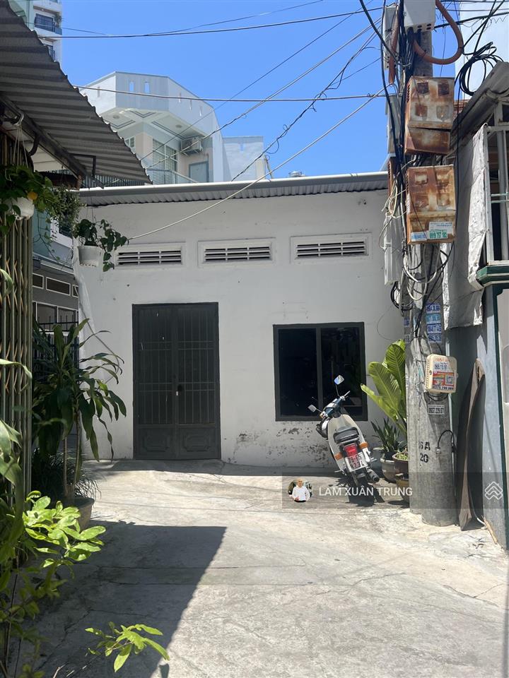 Nhà cách biển 100m dạng tài sản hiếm, phù hợp làm căn hộ dịch vụ tại trung tâm trần phú