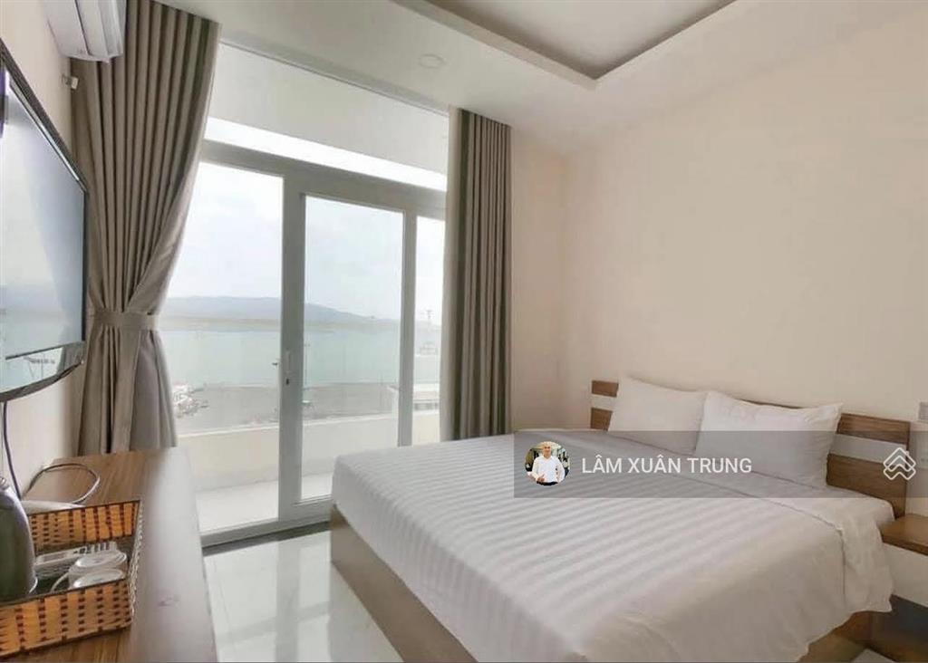 Bán khách sạn mặt tiền trần phú view biển đẹp 7 tầng 27 phòng đang kinh doanh tốt