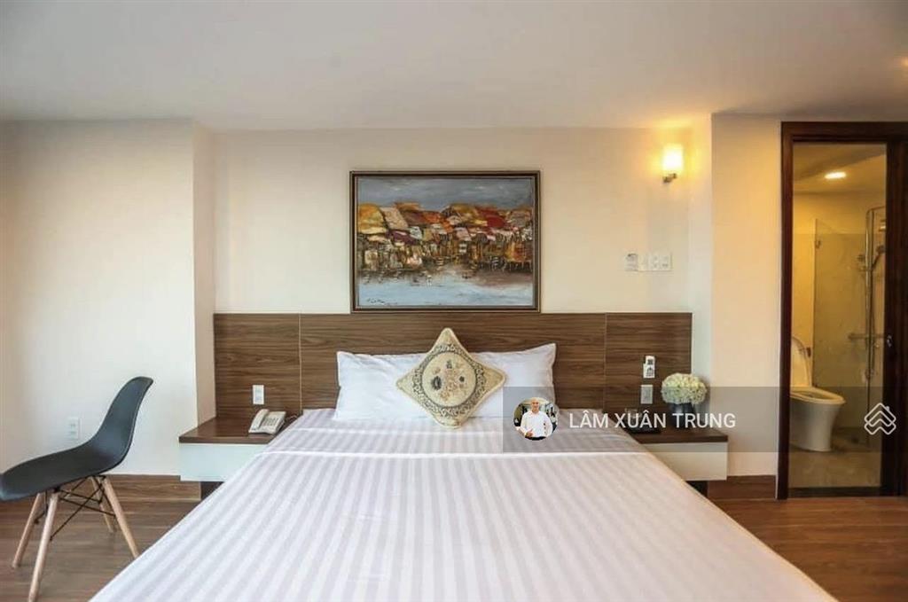 Bán khách sạn mặt tiền trần phú view biển đẹp 7 tầng 27 phòng đang kinh doanh tốt