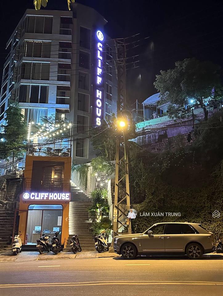 Bán khách sạn mặt tiền trần phú view biển đẹp 7 tầng 27 phòng đang kinh doanh tốt