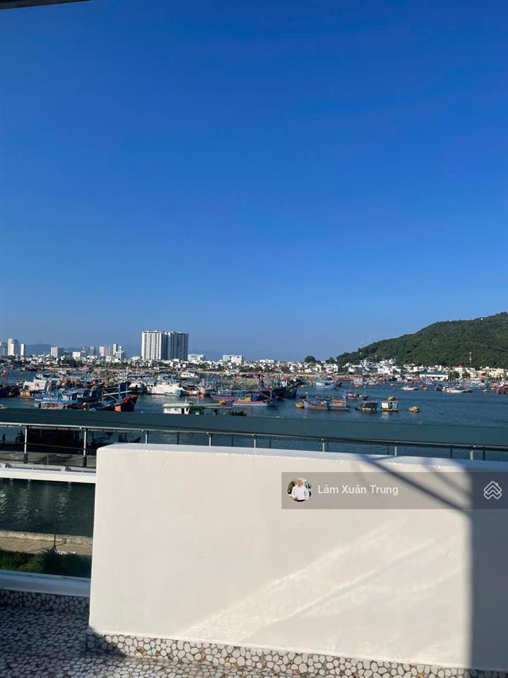 Bán nhà 3 tầng view sông gần biển nha trang đường 30m kinh doanh đẹp