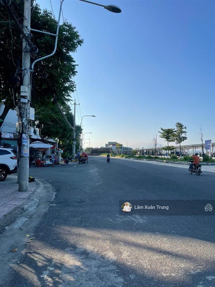 Bán nhà 3 tầng view sông gần biển nha trang đường 30m kinh doanh đẹp