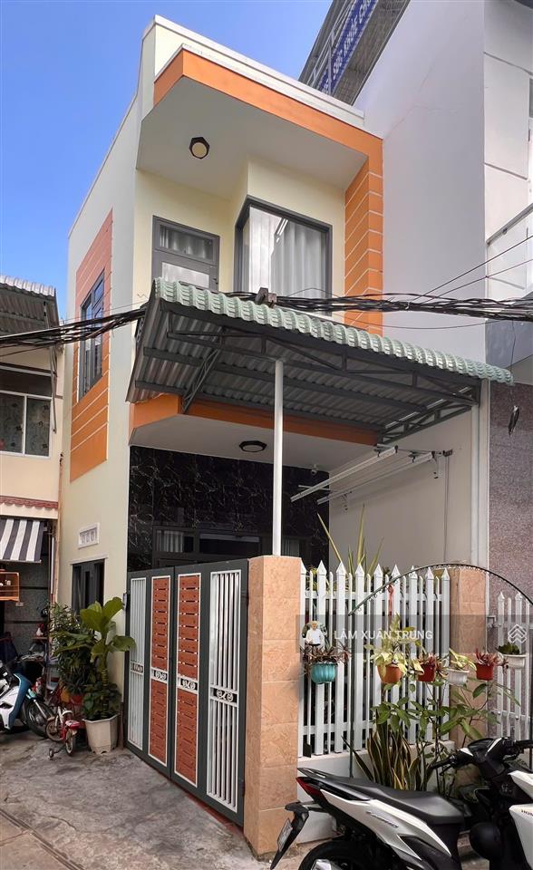 Bán nhà lô góc 2 tầng hẻm nguyễn thái học trung tâm nha trang giá 4 tỷ