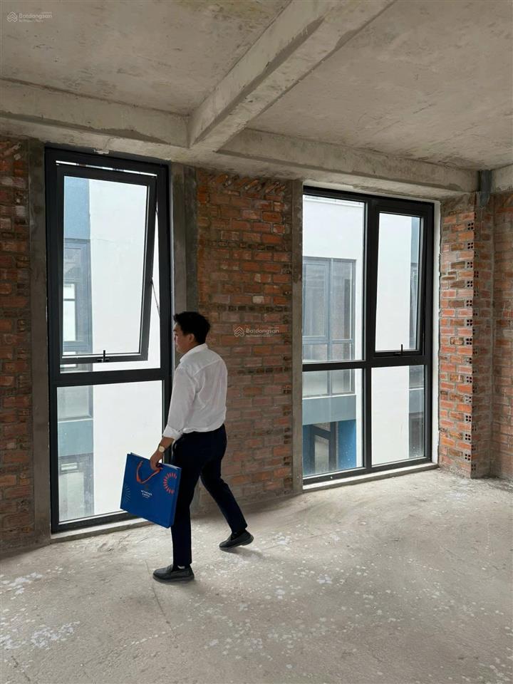 Cắt lỗ bán gấp nhà dự án meyhomes gần chợ đêm và sale gallery