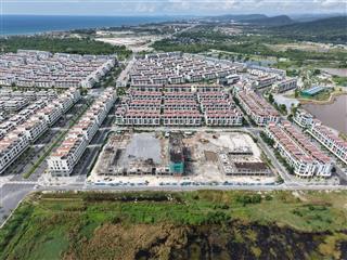 Cắt lỗ bán gấp nhà dự án meyhomes gần chợ đêm và sale gallery