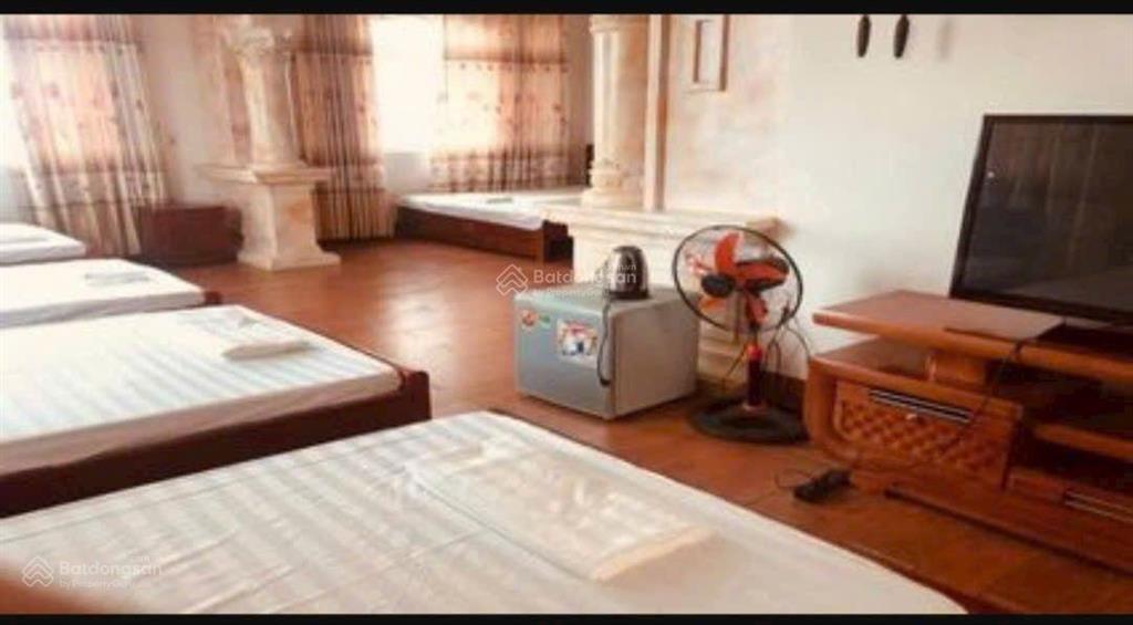 Bán gấp khách sạn 1094m2, mt20m, 6t, 31 tỷ, minh phú, sóc sơn