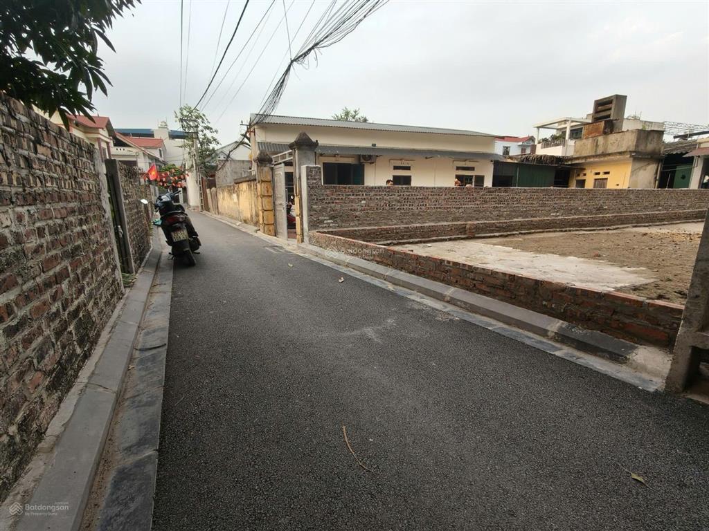 Bán đất bắc hồng 106m2, mt6m, 8.06 tỷ, đông anh, ô tô, gần trục chính.
+ vị trí khá gần với đấu giá