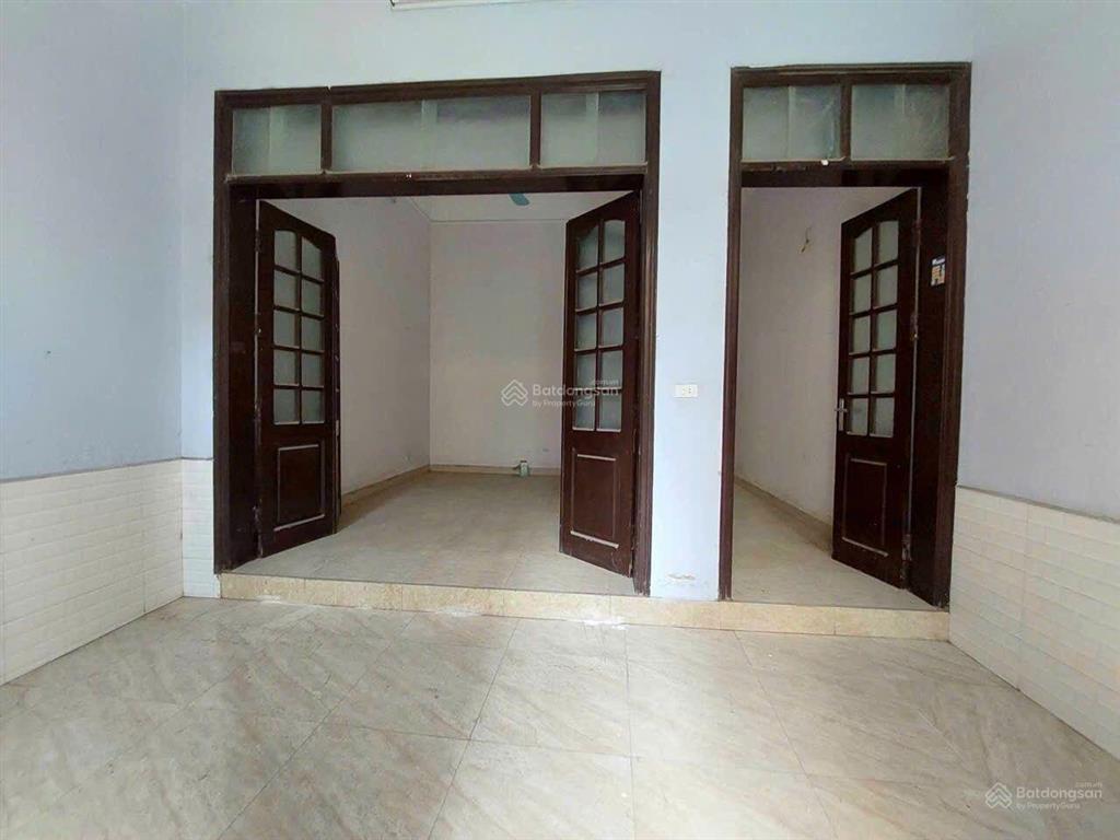 Cần cho thuê gấp nhà tân xuân 70m2, 3t, mt5m, 15 triệu, bắc từ liêm, nc, vp, kinh doanh.