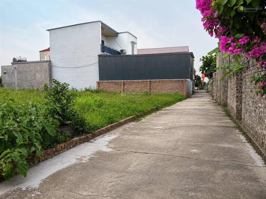 Nhỉnh 3 tỷ, có 100m2, mt7m, lô góc, 7 chỗ, thông, bắc thượng, sóc sơn.
+ vị trí tại ngã tư nhỏ.