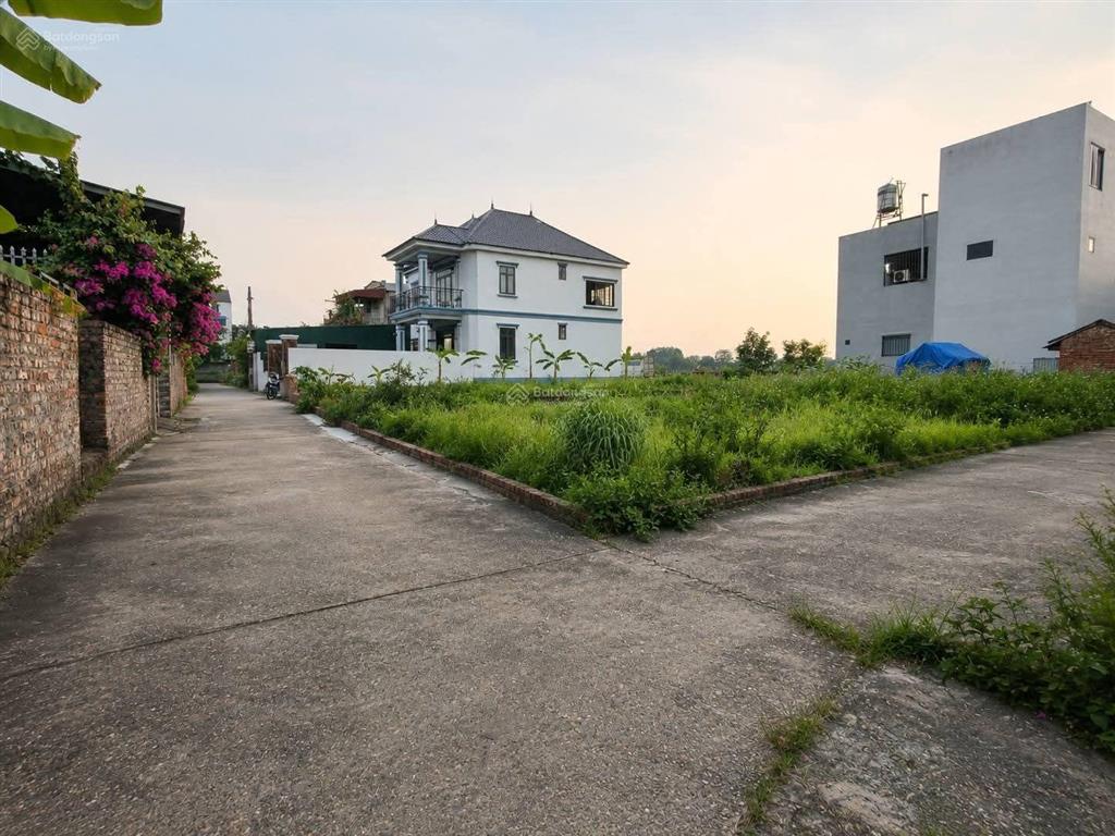 Nhỉnh 3 tỷ, có 100m2, mt7m, lô góc, 7 chỗ, thông, bắc thượng, sóc sơn.
+ vị trí tại ngã tư nhỏ.