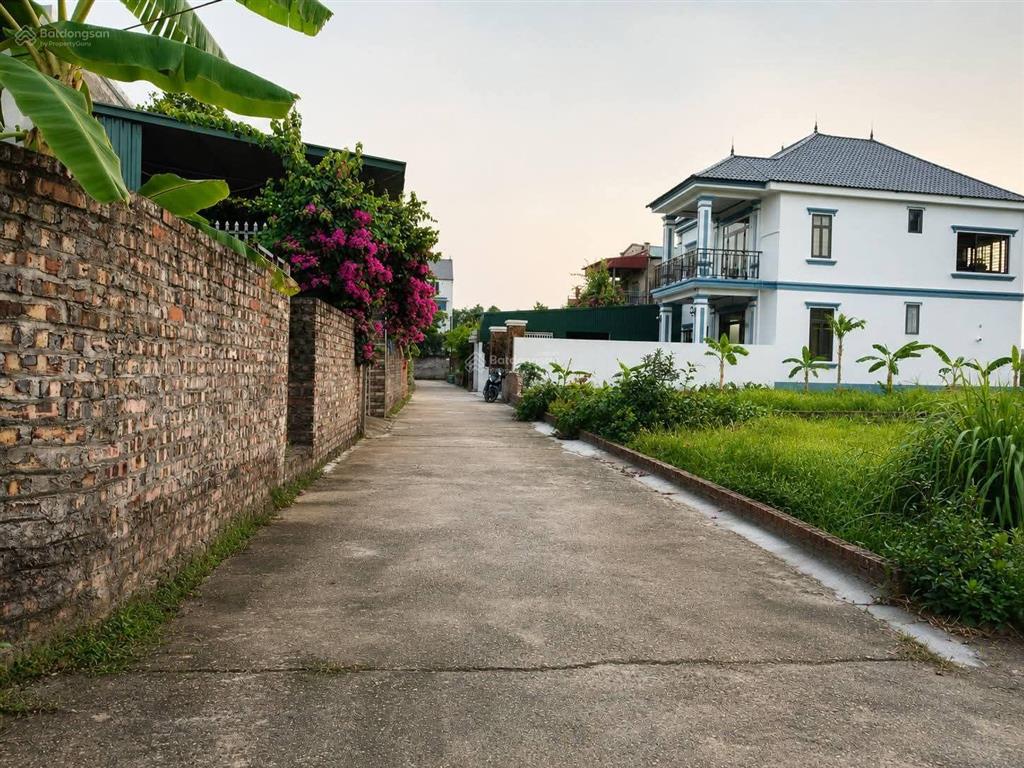 Nhỉnh 3 tỷ, có 100m2, mt7m, lô góc, 7 chỗ, thông, bắc thượng, sóc sơn.
+ vị trí tại ngã tư nhỏ.