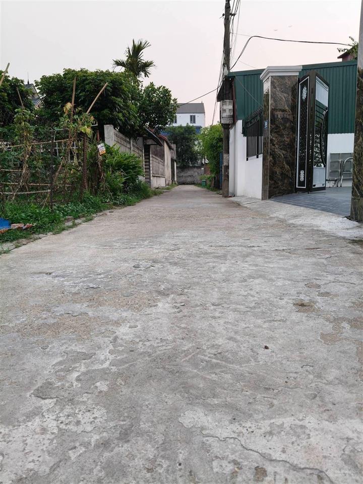 Nhỉnh 3 tỷ, có 100m2, mt7m, lô góc, 7 chỗ, thông, bắc thượng, sóc sơn.
+ vị trí tại ngã tư nhỏ.