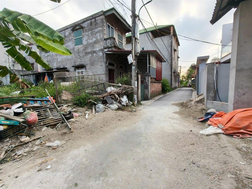 Không muốn bán nhưng cần ra gấp.
bán đất tặng nhà 2t, 160m2, mt7m, 6.5 tỷ. xuân nộn, đông anh, ô tô