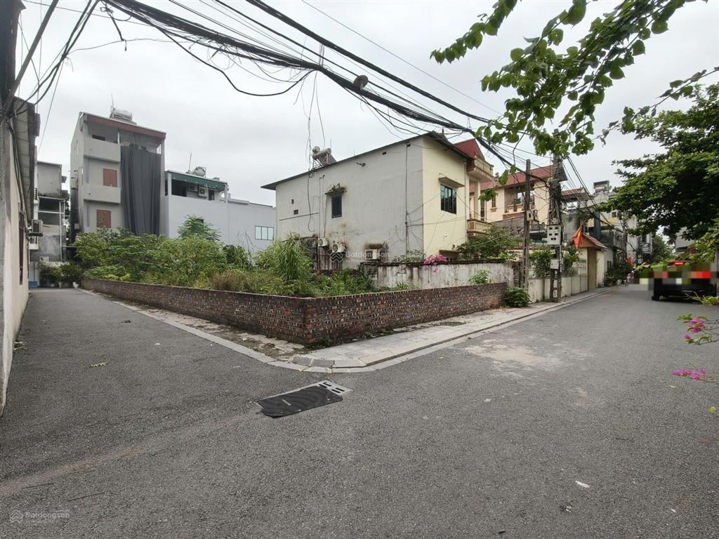 Bác nào tìm đất nhiều vườn ít thổ.
207m2, mt11m, 13.5 tỷ, tt đông anh.
+ lô góc hai mặt tiền.