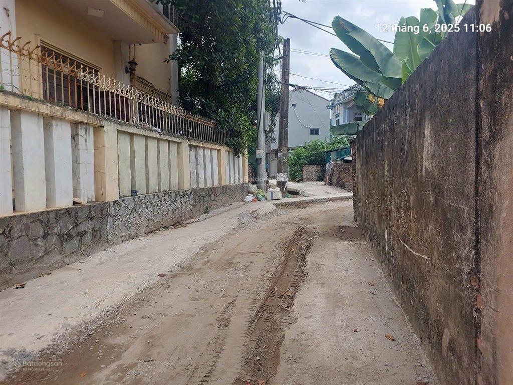 Mê hơn tờ 500. đất xuân canh, 100m2, mt10m, 13.x tỷ, đông anh. ô tô thông.
+ ngõ thông khắp chốn