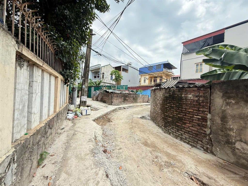 Mê hơn tờ 500. đất xuân canh, 100m2, mt10m, 13.x tỷ, đông anh. ô tô thông.
+ ngõ thông khắp chốn