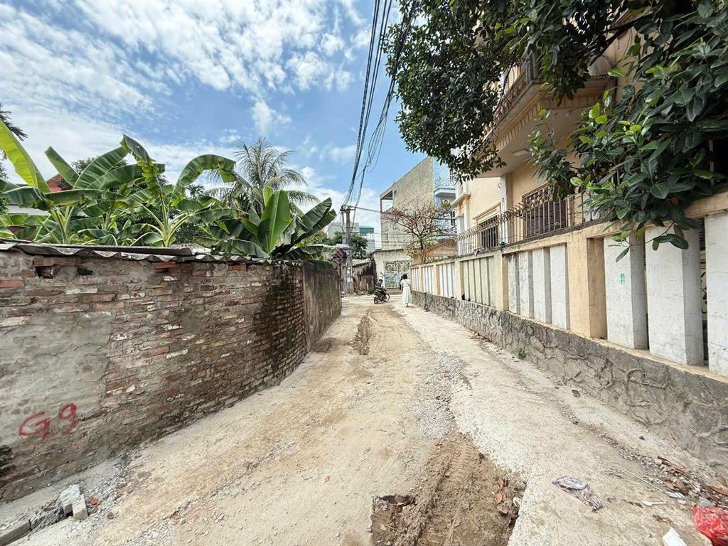 Mê hơn tờ 500. đất xuân canh, 100m2, mt10m, 13.x tỷ, đông anh. ô tô thông.
+ ngõ thông khắp chốn