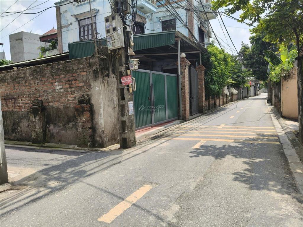 Ngay ql3, tầm 10m, lô 85m2, mt 5m, 5.x tỷ, nguyên khê, đông anh. một nhà ra ô tô tránh