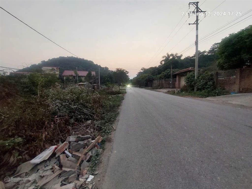 Trục đường tl35, minh phú 2700m2, mt50m, mp, kd, 58 tỷ, sóc sơn.
+ vỉa hè 10m