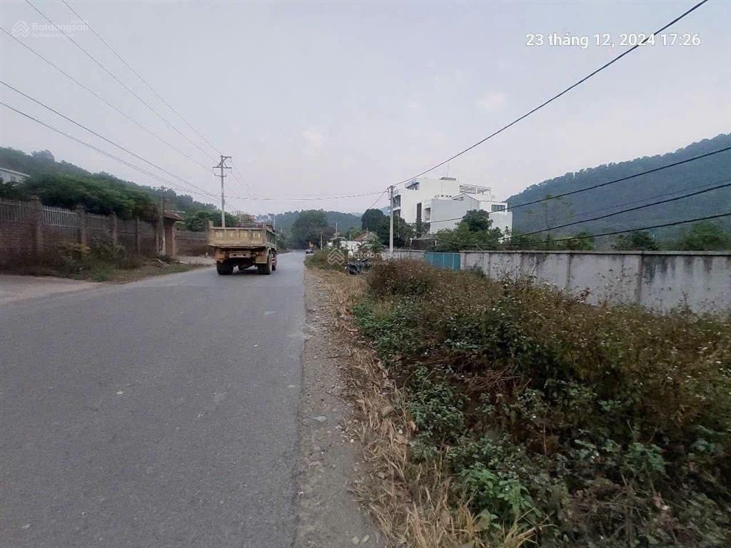 Trục đường tl35, minh phú 2700m2, mt50m, mp, kd, 58 tỷ, sóc sơn.
+ vỉa hè 10m