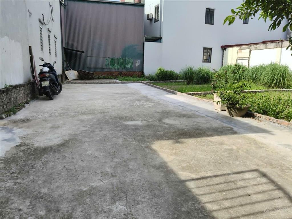 Ngay bãi xe bắc hồng, 86m2, mt7m, ô tô tải, bìa làng, cạnh vin, đông anh, 5,95 tỷ.