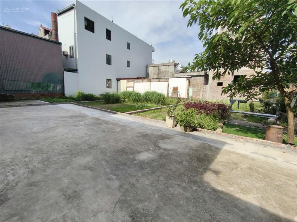 Ngay bãi xe bắc hồng, 86m2, mt7m, ô tô tải, bìa làng, cạnh vin, đông anh, 5,95 tỷ.