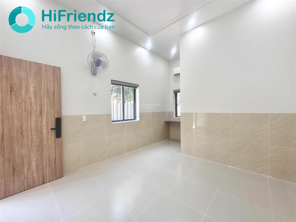 Căn hộ ban công  cửa sổ gần đại học ngân hàng