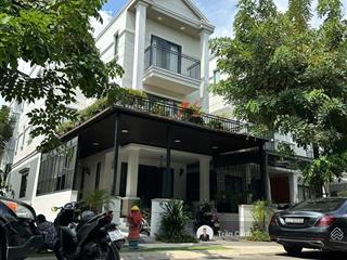 Bán nhanh biệt thự góc giữa giá siêu hợp lý.  0908 355 *** xem nhà